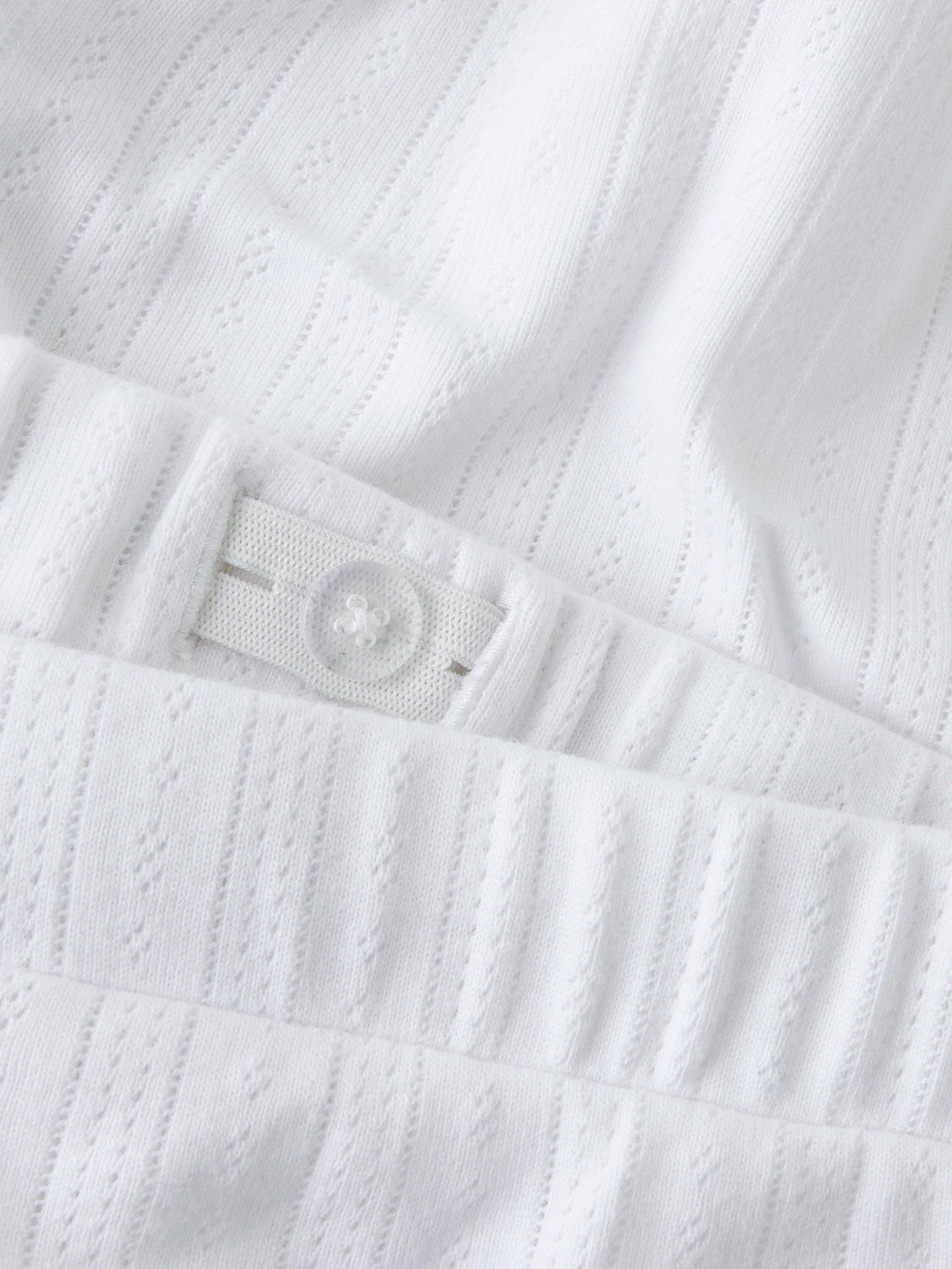 model_shot-front_full